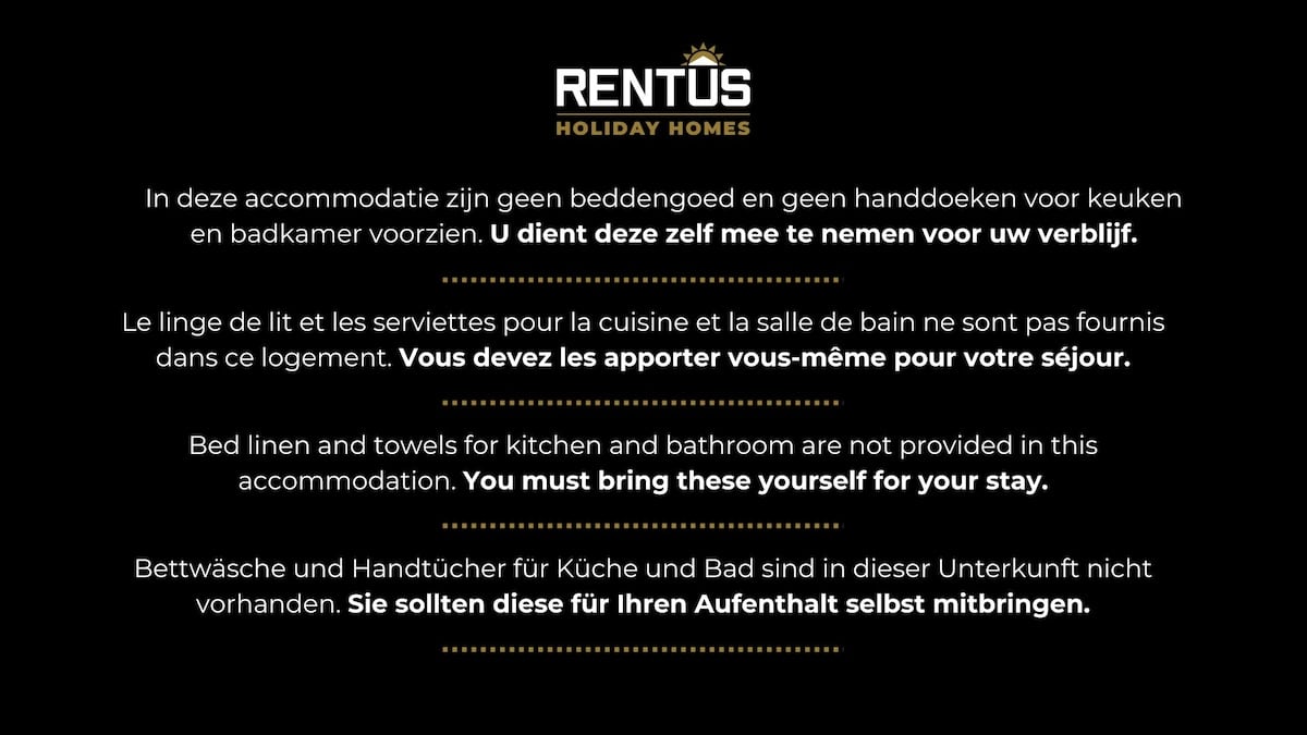 Esplanade promenade - Stay within walking distance of the beach